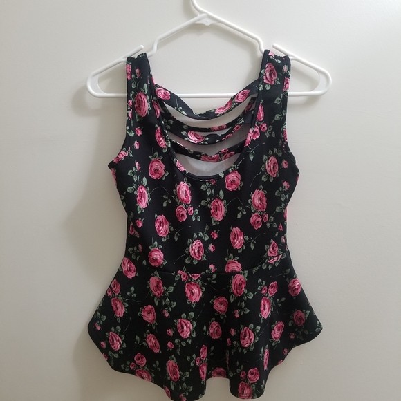 Sleeveless Peplum Top - Picture 2 of 2